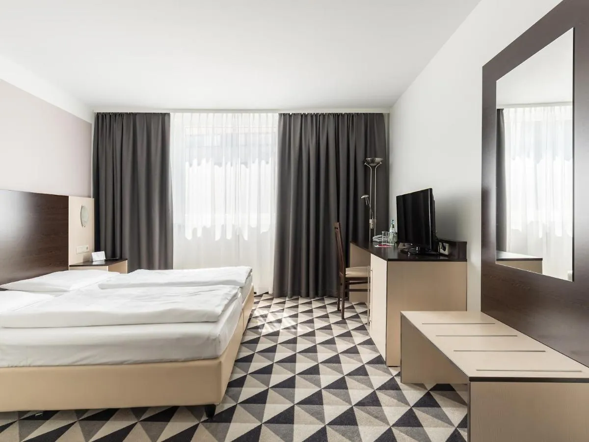 Acom-Hotel Vienna 4*,  Austria