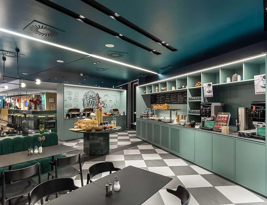 Acom-Hotel Vienna 4*,