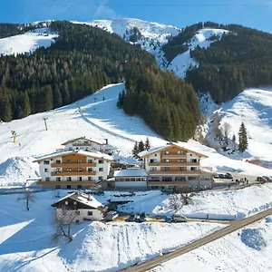 https://am-mitteregghof.saalbachhinterglemmhotels.com