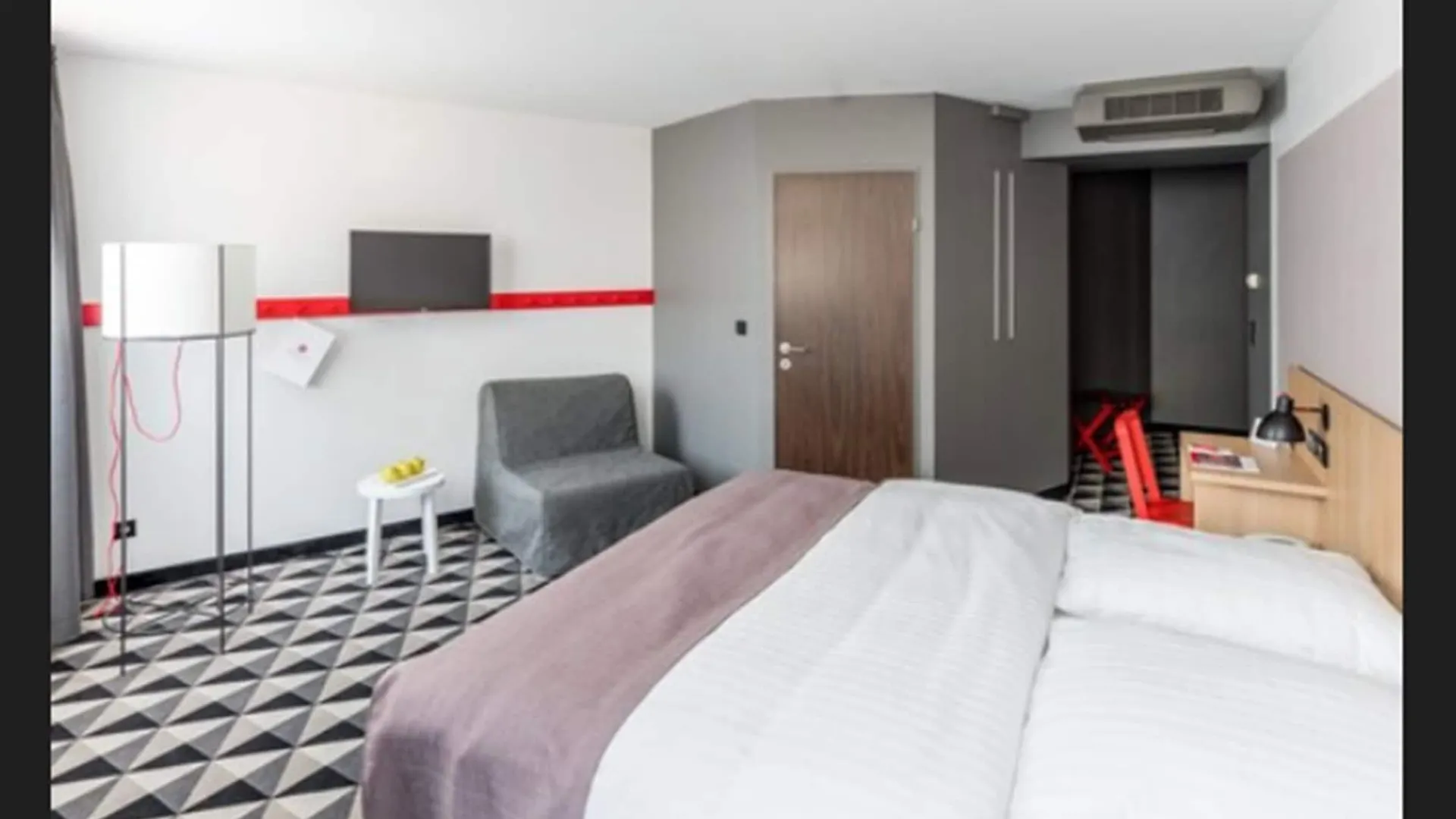 Acom-Hotel Vienne 4*,